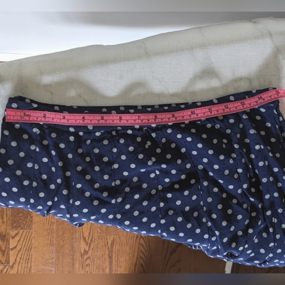Hollister dark blue dot skirt - Picture 10 of 11